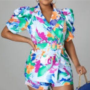 NWT Small Blazer Top Puff Sleeve‎ tropical print with belt